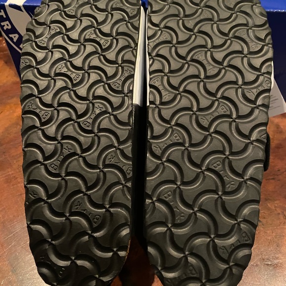 Birkenstock Arizona black/white asst New - Picture 2 of 6